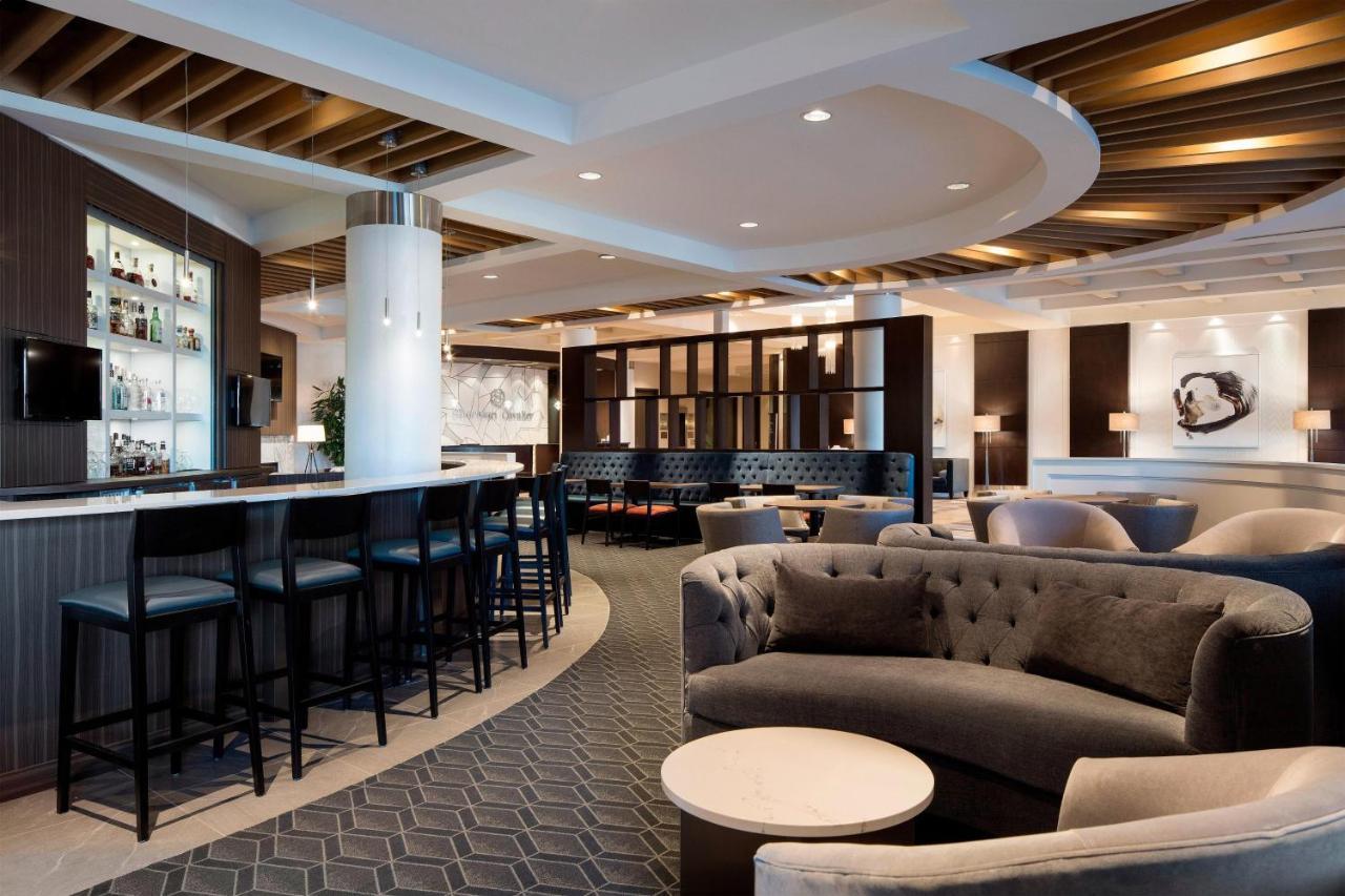 Sheraton Cavalier Calgary Hotel Exterior photo