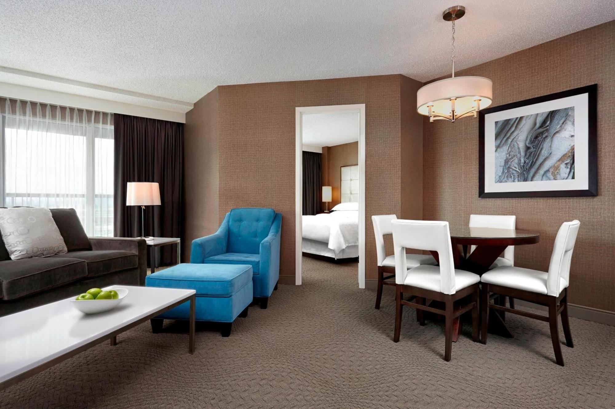 Sheraton Cavalier Calgary Hotel Exterior photo