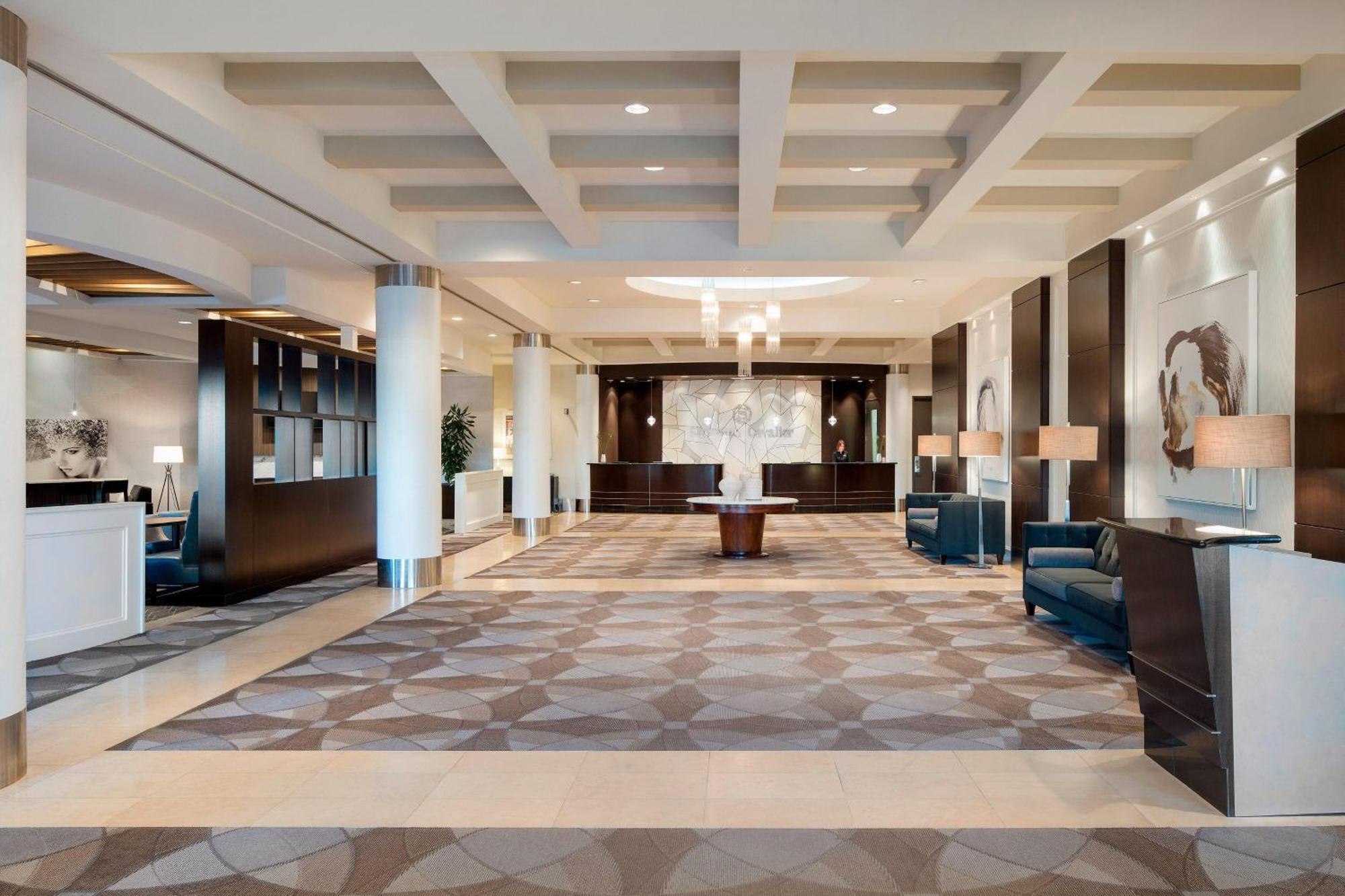 Sheraton Cavalier Calgary Hotel Exterior photo